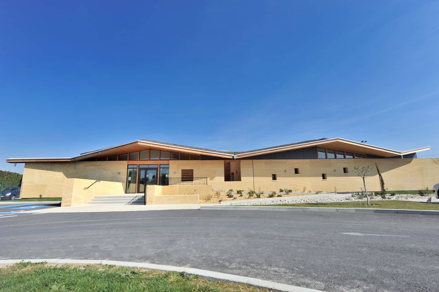 crèche multi accueil hqe bepos 36 places à camaret sur aigues 7