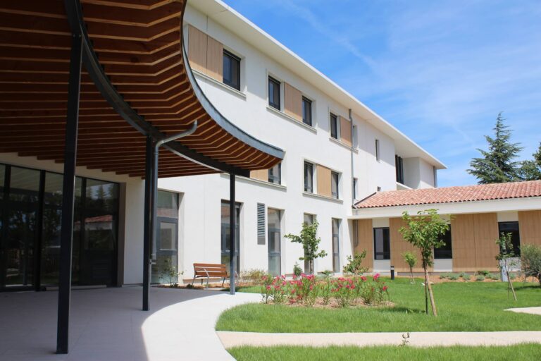 le clos des lavandes ehpad à isles sur la sorgue 84 2