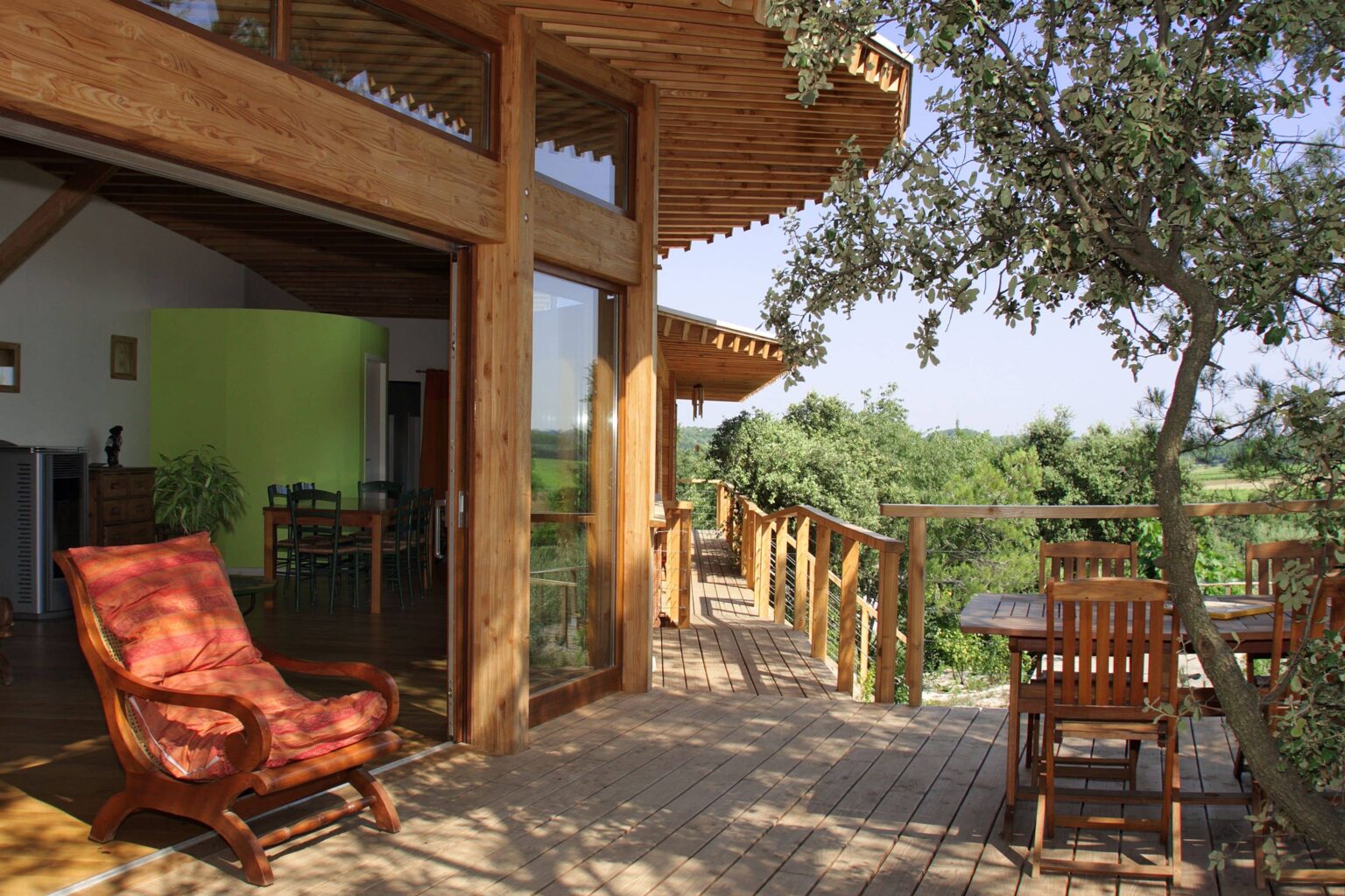 maison sur pilotis sur un rocher à sommières 6